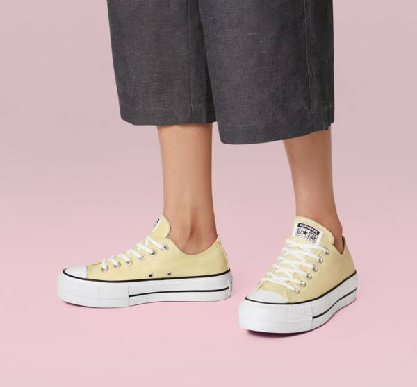 Converse Chuck Taylor All Star Lift Platform Seasonal Color Low Tops Shoes Lemon / Black / White | CV-864MFW